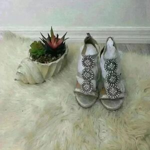 silver rhinestone stiletto heels 6m